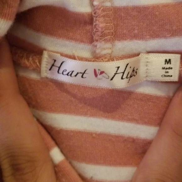 dress. - Picture 3 of 4